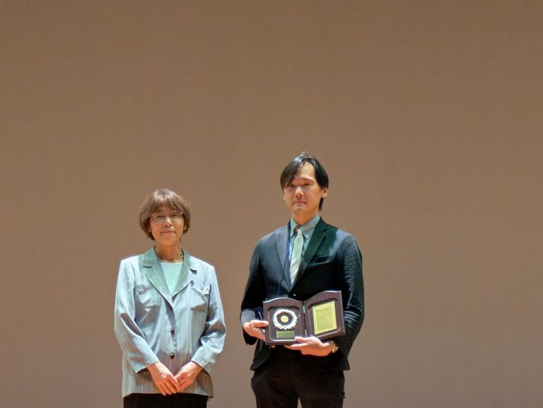Professor Fukuhara Receives the 39th Photochemistry Association Award